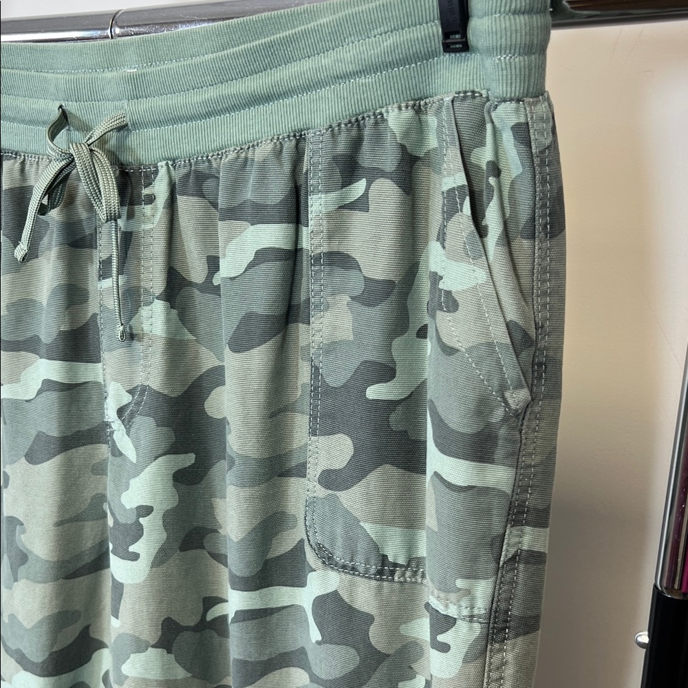 Maurices Sage Green Camouflage Joggers size 20W - Picture 6 of 10
